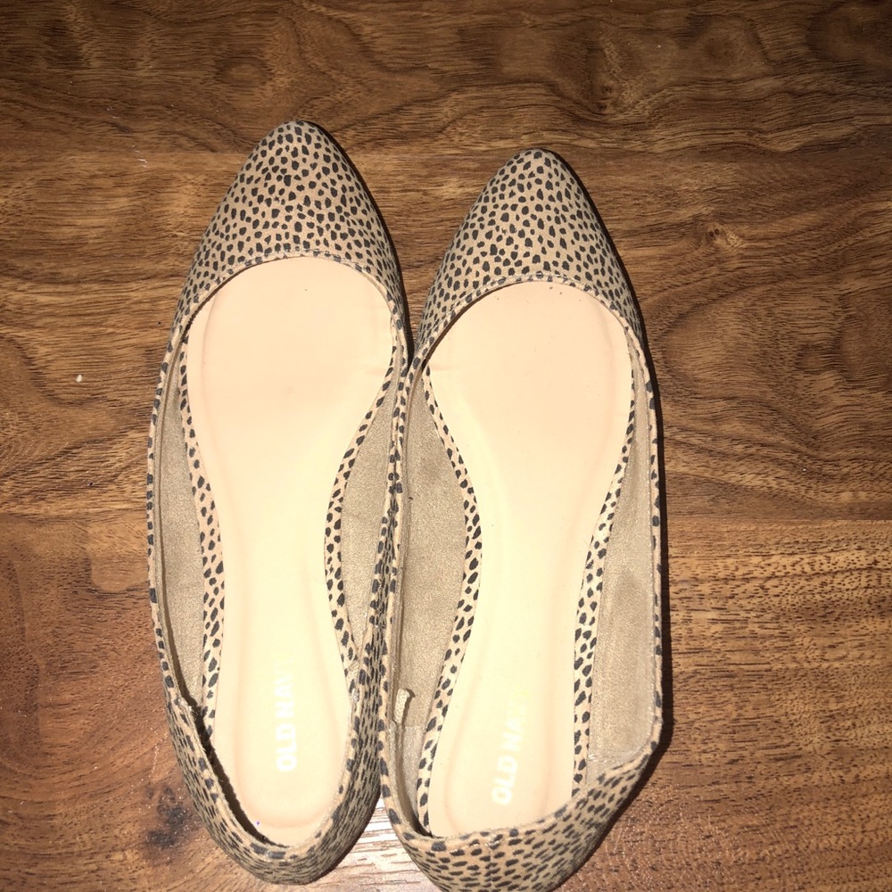 Leopard pointy flats